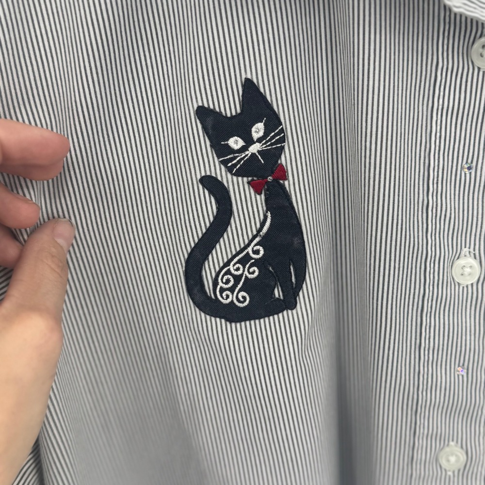Get Lucky Women's Vintage Cat Shirt Gray White‎ Stripes Jeweled Accents Size L - Picture 5 of 16